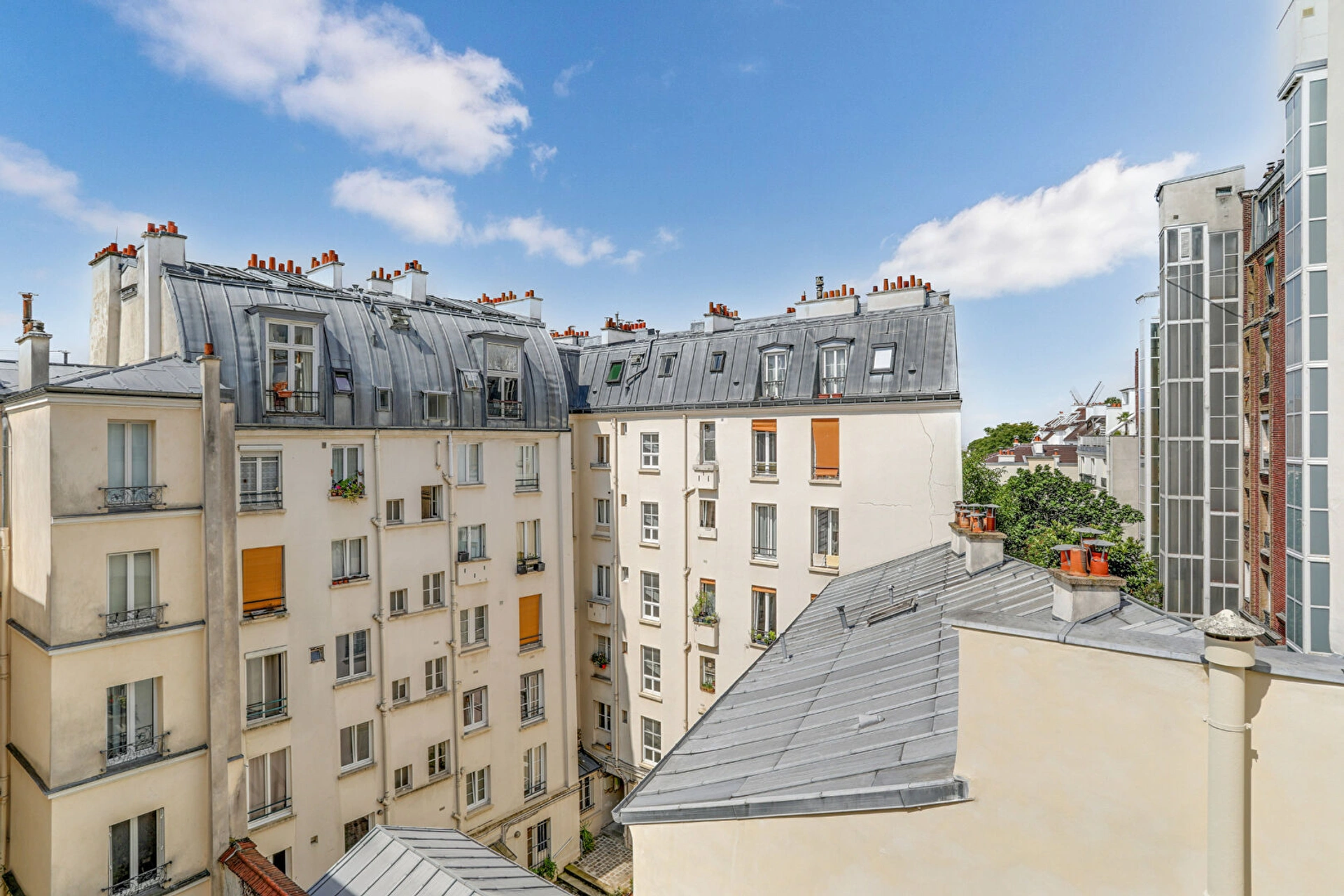 PARIS 18 - RUE D'ORCHAMPT 4