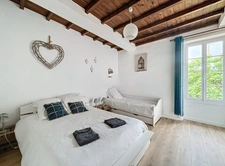 Rare et unique : Ancien moulin de caractère niché dans une f