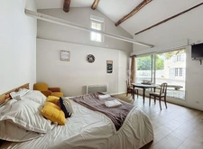 Rare et unique : Ancien moulin de caractère niché dans une f