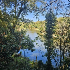 Opportunité! Maison spacieuse de 180 m2 env, cadre idyllique