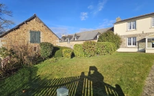 Maison avec dépendances Goudelin à rénover, calme et nature