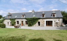  Corps de ferme rénové, alliant charme et fonctionnalité