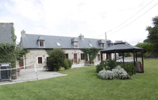  Corps de ferme rénové, alliant charme et fonctionnalité