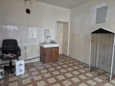  Propriété à finaliser   Deux maisons en pierre   Centre-bou