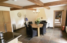  Corps de ferme rénové, alliant charme et fonctionnalité