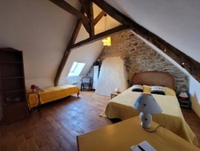 Maison noble  du XVIIe siècle, au calme de la campagne.