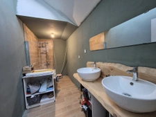 Corps de ferme authentique de 110 m2 plus annexes   3 879 m2