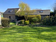 Longère en pierre rénovée   116 m2   3 chambres   Terrain 1,