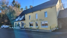 À Vendre   Ancien Restaurant avec Maison d'Habitation en Ple
