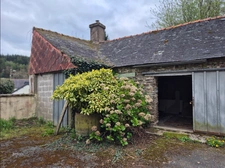  Propriété à finaliser   Deux maisons en pierre   Centre-bou