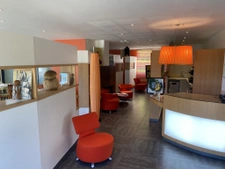 À Vendre   Ancien Restaurant avec Maison d'Habitation en Ple