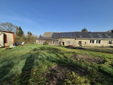 Corps de ferme authentique de 110 m2 plus annexes   3 879 m2
