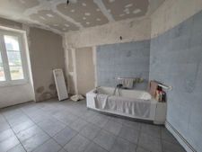  Propriété à finaliser   Deux maisons en pierre   Centre-bou