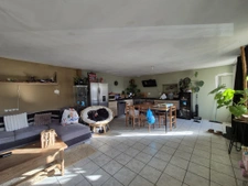 Corps de ferme authentique de 110 m2 plus annexes   3 879 m2