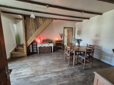 Maison de caractère en pierre   115 m2   Jardin 673 m2   Ter