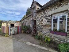 Maison de caractère en pierre   115 m2   Jardin 673 m2   Ter