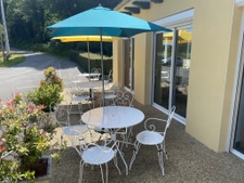 À Vendre   Ancien Restaurant avec Maison d'Habitation en Ple