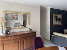 À Vendre   Ancien Restaurant avec Maison d'Habitation en Ple