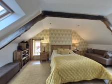 Longère en pierre rénovée   116 m2   3 chambres   Terrain 1,