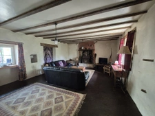 Maison de caractère en pierre   115 m2   Jardin 673 m2   Ter