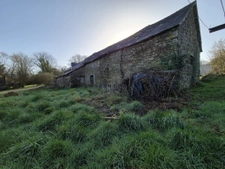 Corps de ferme authentique de 110 m2 plus annexes   3 879 m2