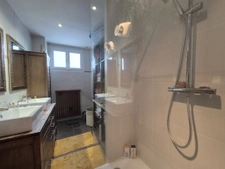 Maison familiale lumineuse et spacieuse. 