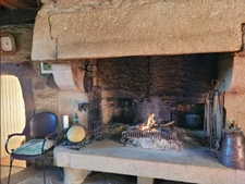 Maison noble  du XVIIe siècle, au calme de la campagne.