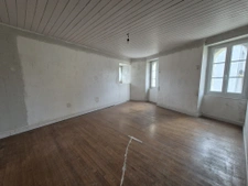  Propriété à finaliser   Deux maisons en pierre   Centre-bou