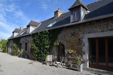  Corps de ferme rénové, alliant charme et fonctionnalité