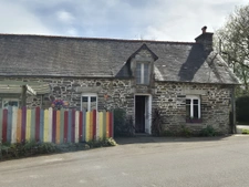 Maison de caractère en pierre   115 m2   Jardin 673 m2   Ter