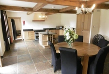  Corps de ferme rénové, alliant charme et fonctionnalité