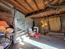 Maison noble  du XVIIe siècle, au calme de la campagne.