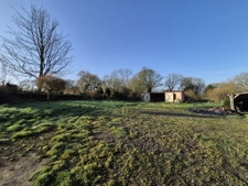 Corps de ferme authentique de 110 m2 plus annexes   3 879 m2