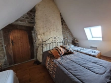 Maison noble  du XVIIe siècle, au calme de la campagne.