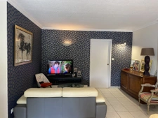 À Vendre   Ancien Restaurant avec Maison d'Habitation en Ple