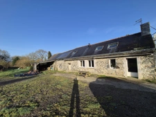 Corps de ferme authentique de 110 m2 plus annexes   3 879 m2