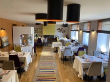 À Vendre   Ancien Restaurant avec Maison d'Habitation en Ple