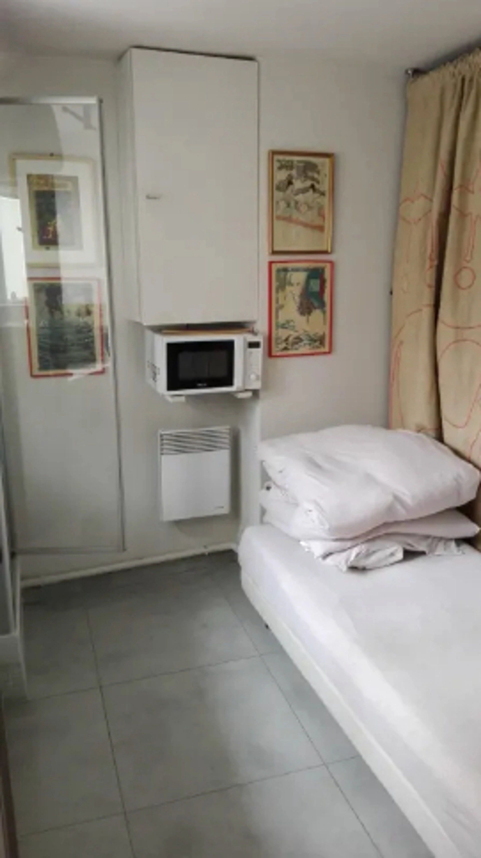 Paris 10ème - studio 7,33m2 loi Carrez. 3