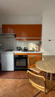 Grand studio meublé dans quartier sympa 4