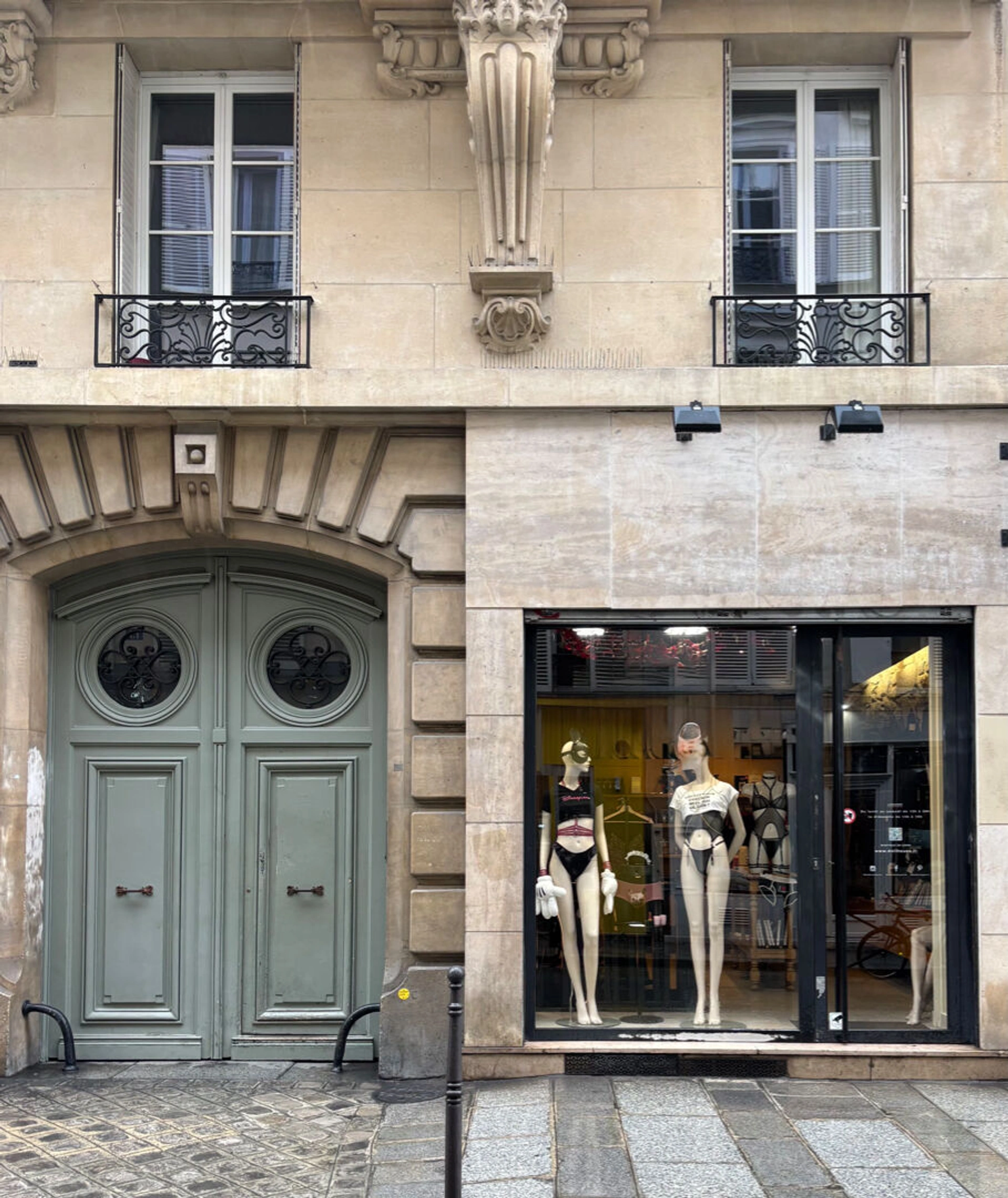 Paris 4 - Roi de Sicile 1