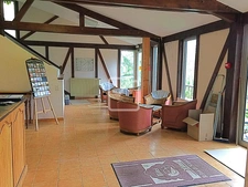 Propriété avec vaste demeure de 1200 m2, tennis, héliport au 6