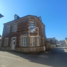 Maison en pierre, 3 chambres , jardin clos 1000 m2, garage,  1