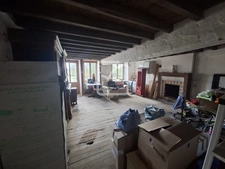 Longère 9 pièces, 6 chambres sur 3088 m2 de terrain clos. Sa 23