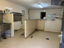 Batiment Commercial  avec terrasse,  Location possible 5