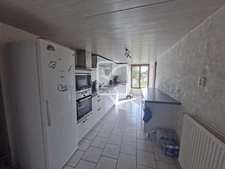Longère 9 pièces, 6 chambres sur 3088 m2 de terrain clos. Sa 4