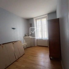Maison en pierre, 3 chambres , jardin clos 1000 m2, garage,  9