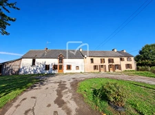 Longère 9 pièces, 6 chambres sur 3088 m2 de terrain clos. Sa 1