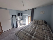 Longère 9 pièces, 6 chambres sur 3088 m2 de terrain clos. Sa 9
