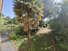 Ensembles de 2 Maisons sur propriété de 4730m2 + 12760 m2 de 25
