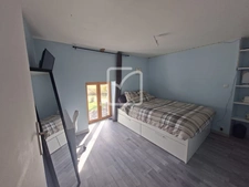 Longère 9 pièces, 6 chambres sur 3088 m2 de terrain clos. Sa 10